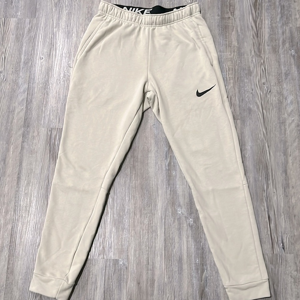 Medium NIKE Dri-Fit Joggers